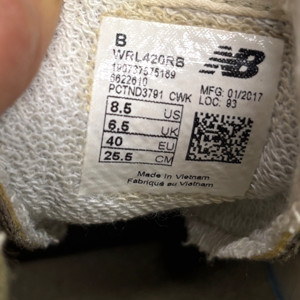 New Balance 420 Sneakers Men’s 8.5 Olive Green Suede Mesh Casual Retro Shoes - Picture 13 of 13